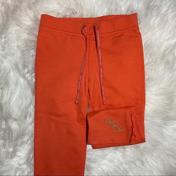 CALVIN KLEIN: Girls Sweatpants w/ gold embroidery - Picture 3 of 4